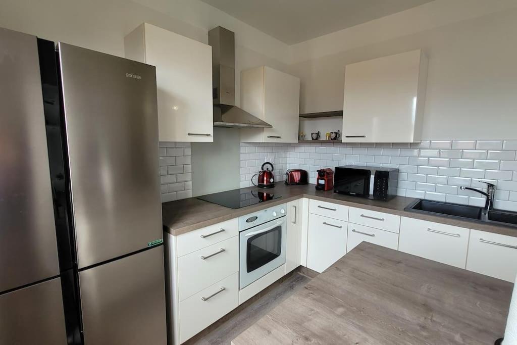 Bel Appartement T5 Neuf Avec 4 Chambres Tarbes Exterior photo